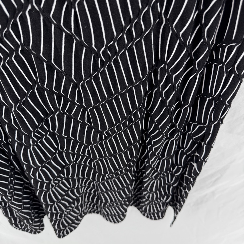 Chico's Black & White Abstract Geometric Textured Maxi Skirt Boho 90’s Revival - Picture 9 of 11